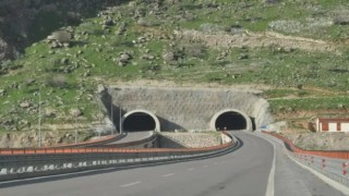 Şırnak-Cizre yolu trafiğe kapatıldı