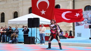 Sivasta 19 Mayıs halk oyunları ile kutlandı