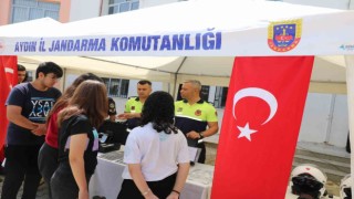 Sökede öğrencilere jandarma tanıtıldı