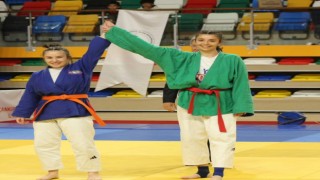 Sporcular fırtına gibi eserek madalyalarla döndü