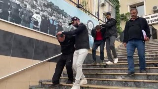 Sultanbeylide otomobilden bilgisayar çalan hırsızlar tutuklandı
