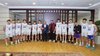 Sultangazi Belediyesi Spor Kulübü Basket Takımından Başkan Dursuna ziyaret