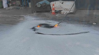 Sultangazide bomba gibi patlayan elektrik kabloları paniğe neden oldu