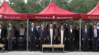 Sungurlu MYOda mezuniyet coşkusu