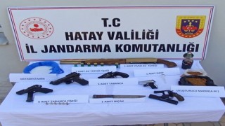 Şüphelilerin evinde yapılan aramada uyuşturucu ve tabanca ele geçirildi