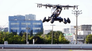 Tek kişilik uçan araba HEXAdan Japonyada gösteri uçuşu