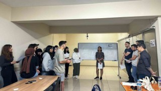 Tepebaşında gençlere yönelik atölyeler sürüyor