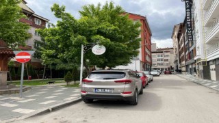 Ters yöne giren otomobil, 7 yaşındaki çocuğa çarptı