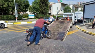 Ticari araca arkadan çarpan sürücü yaralandı