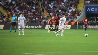 Trendyol Süper Lig: Gaziantep FK: 0 - Fatih Karagümrük: 0 (İlk yarı)