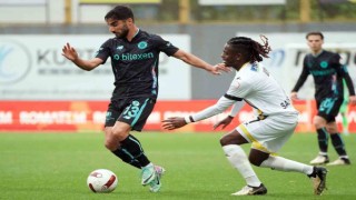 Trendyol Süper Lig: İstanbulspor: 0 - Adana Demirspor: 1 (İlk yarı)