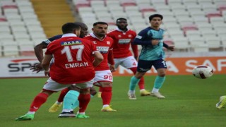 Trendyol Süper Lig: Sivasspor: 1 - Kayserispor: 1 (İlk yarı)