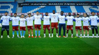 Trendyol Süper Lig: Trabzonspor: 2 - İstanbulspor: 0 (İlk yarı)