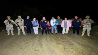 Tuncelide çamura saplanıp mahsur kalan 5 kişiyi AFAD kurtardı