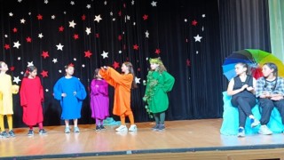 Turgutluda çocuk tiyatro ekibinin oyunu büyük beğeni topladı