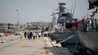 Türk donanmasının gururu olan savaş gemileri ziyarete açıldı