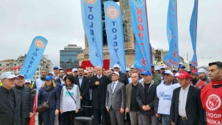 TÜRK-İŞ Kazancı Yokuşuna karanfil ve Taksime çelenk bıraktı