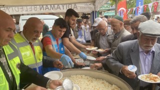 Türkçülük Gününde pilav dağıtıldı