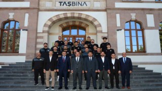Türkiye Basketbol Ligine yükselen takım, Başkan Altayı ziyaret etti