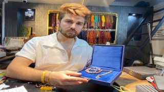 Türkiyede sadece Elazığda çıkarılan vişne mermerinden yapılan tespihler 85 bin liradan alıcı buluyor