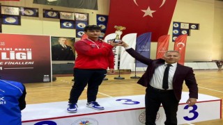 Turnuvadan bronz madalyayla döndü