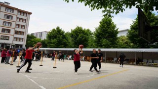Üniversite öğrencileri özel bireylere sporla katkı sağlıyor