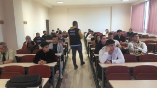Üniversite öğrencilerine narkorehber semineri