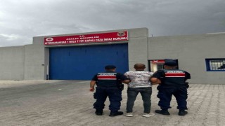 Uyuşturucu kullanmak suçundan aranan şahsı jandarma yakaladı