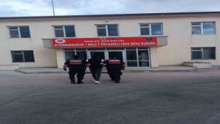 Uyuşturucu satmaktan aranan şahsı jandarma yakaladı