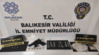 Uyuşturucu taciri 5 şahsa gözaltı