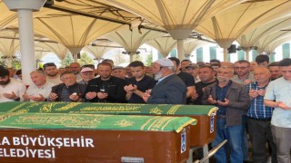 Üzerlerine tahta parçası düşmesi sonucu vefat eden baba ile oğlu son yolculuğuna uğurlandı
