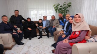 Vali Eldivan, Anneler Gününde şehit annelerini ziyaret etti