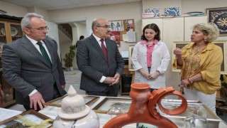 Vali Mahmut Demirtaştan tarihi liseye ziyaret