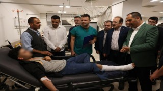 Vali Pehlivan, Mersindeki kazada yaralananları hastanede ziyaret etti