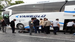 Vanda otobüsün çarptığı şahıs hayatını kaybetti