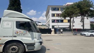 Velilerin ilkokul önünde tır sürücülüğü eğitimi isyanı