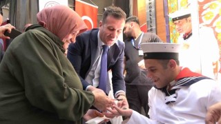 Yalovada engelli gençlere asker eğlencesi