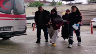 Yangında mahsur kalan kadın son anda kurtarıldı