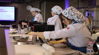 Yarışmada dereceye giren genç aşçı adayları İstanbulda akademik eğitim aldı