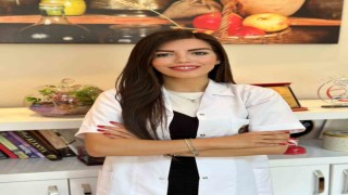 Yaz aylarında tuzlu ayran, bol su, sebze ve meyve tüketilmeli