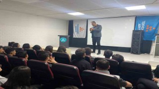 Yazar Hakan Pütünden şiir ve söyleşi programı