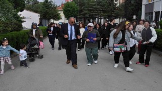 Yeni çıraklar yetiştirmek için 77 yaşında tekrar öğrenci oldu