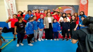 Yeşilay Spor Kulübü turnuvada 13 madalya kazandı