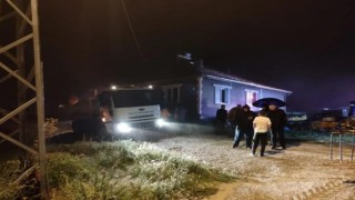 Yıldırım düşen evde yangın çıktı