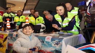 Yozgatta Karayolları Trafik ve İlk Yardım Haftası dolayısıyla tanıtım standı açıldı