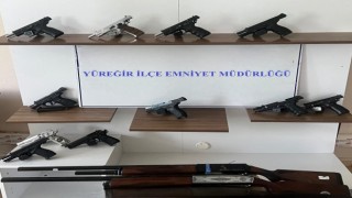 Yüreğir polisi 13 ruhsatsız silah ele geçirirken 102 suçluyu da yakaladı