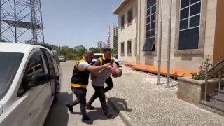 19 yıl hapis cezası olan hırsız kurban pazarında pazarlık yaparken yakalandı