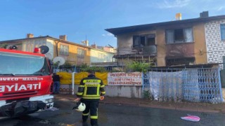 2 katlı ikamette çıkan yangın itfaiye ekipleri tarafından söndürüldü