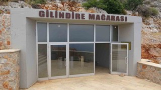 30 milyon yıl önce oluştu, 351 basamakla iniliyor