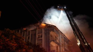 5 katlı apartmanda çıkan yangın panik oluşturdu